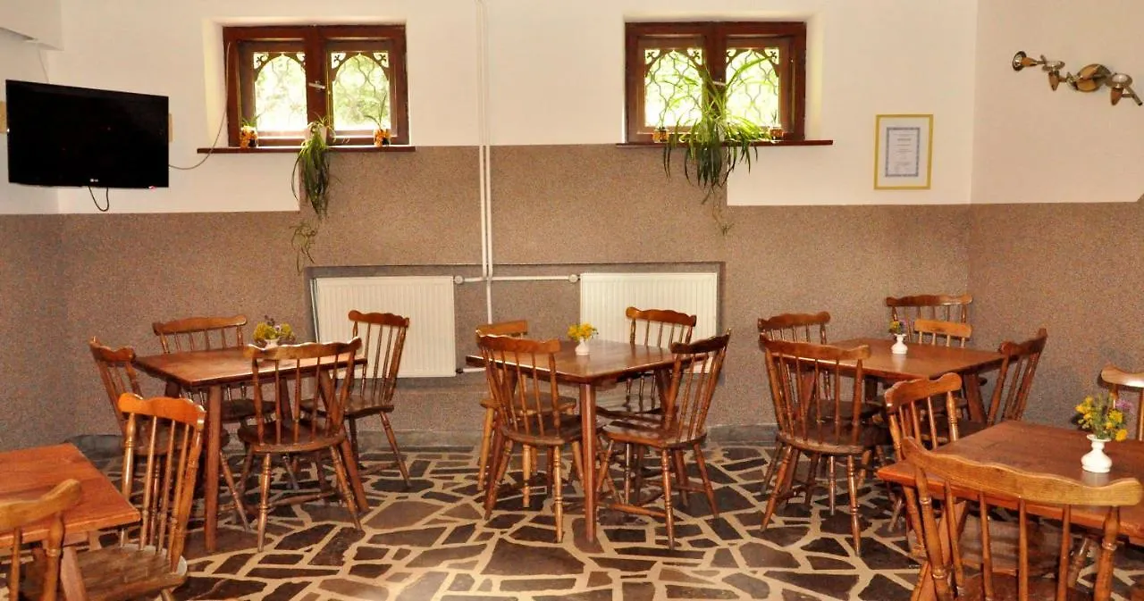 Albergue Miedzynarodowe Schronisko Mlodziezowe Ptsm Szarotka Zakopane Hostal