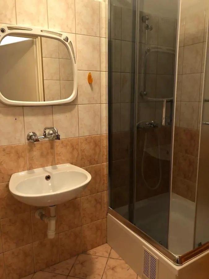 Hostal Albergue Miedzynarodowe Schronisko Mlodziezowe Ptsm Szarotka Zakopane