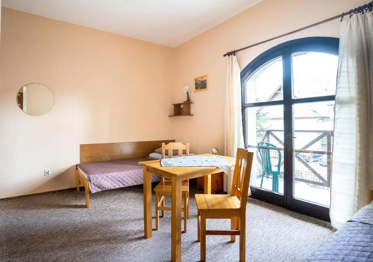 Hostal Albergue Miedzynarodowe Schronisko Mlodziezowe Ptsm Szarotka Zakopane Polonia